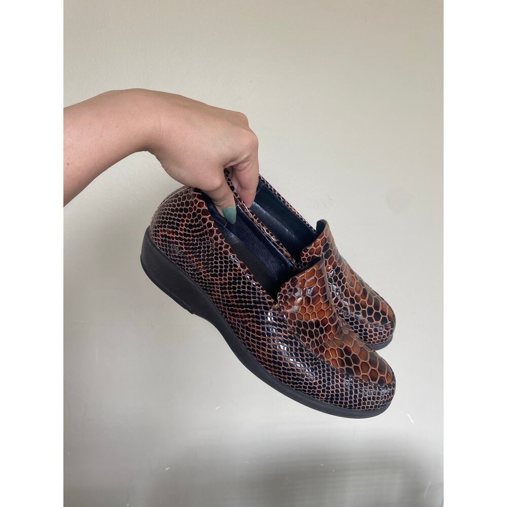 Gravity Defyer Croc Embossed Leather Sneakers Size 8 Black /Brown
